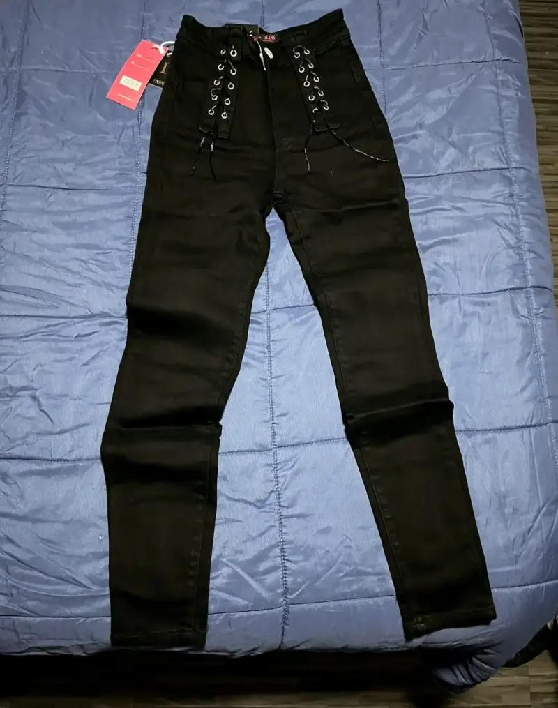 Jeans negros para mujer con etiqueta - 3