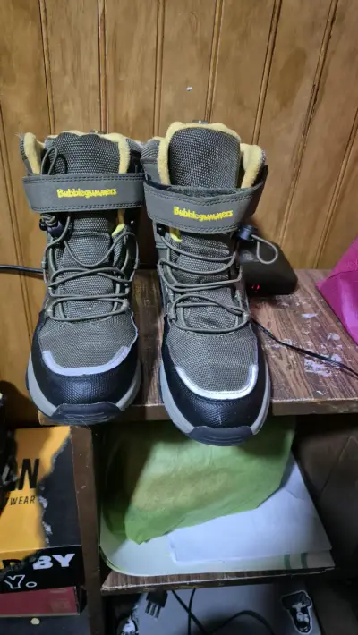 Botas Bubblegummers para niños color verde - miniatura 1