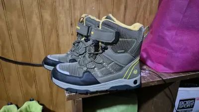 Botas Bubblegummers para niños color verde - miniatura 2
