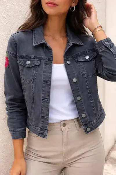 Chaqueta de mezclilla negra con bordado floral. - miniatura 2
