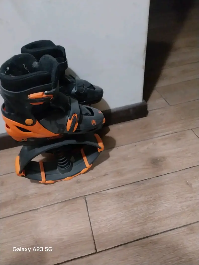 Botas para saltar talla 35-36negras y naranjas - 2