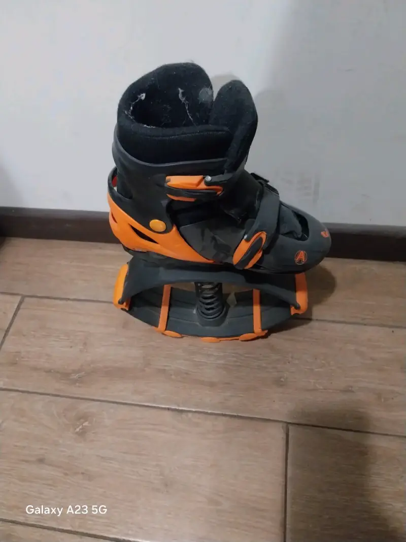 Botas para saltar talla 35-36negras y naranjas - 3