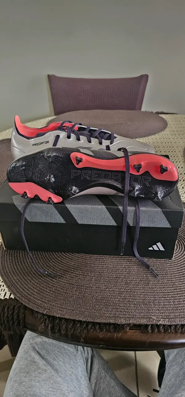 Botines de fútbol Adidas Predator plateados - 3