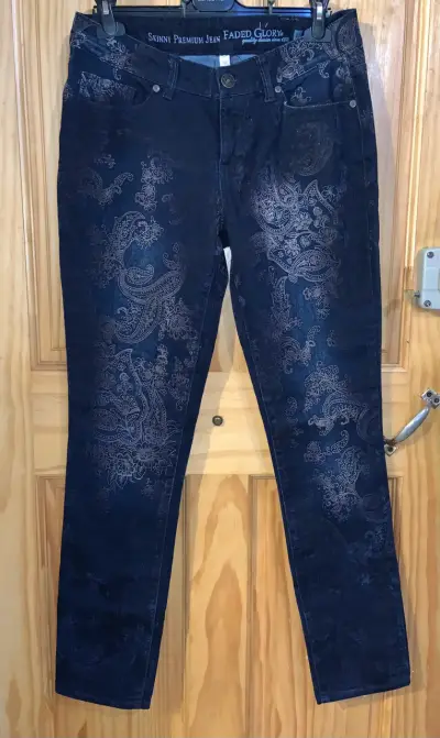 Jeans skinny Faded Glory con diseño floral - miniatura 1