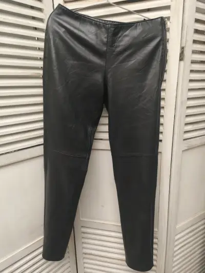 Pantalones de 100%cuero negro para mujer - miniatura 1