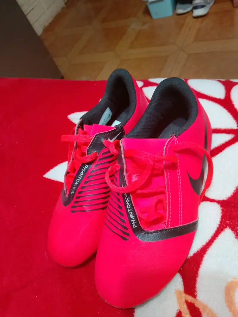 Zapatillas Nike Phantom rojas para fútbol - 1