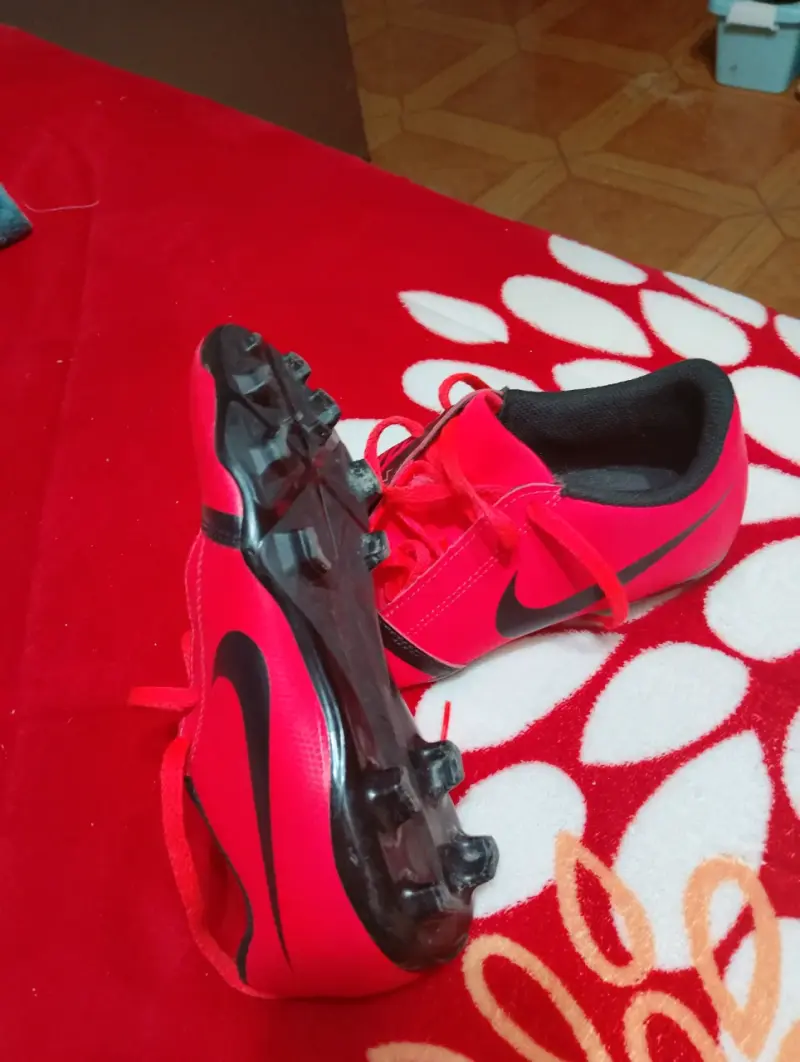 Zapatillas Nike Phantom rojas para fútbol - 3