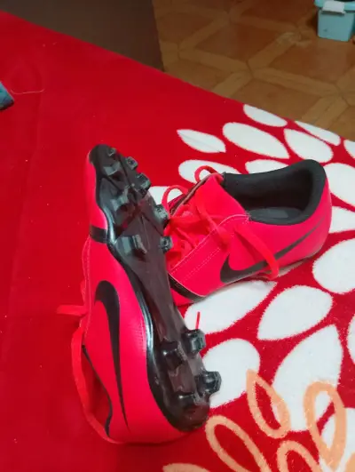 Zapatillas Nike Phantom rojas para fútbol - miniatura 3
