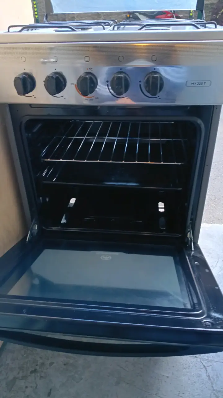 Cocina a gas Mademsa MV220 T en buen estado - 2