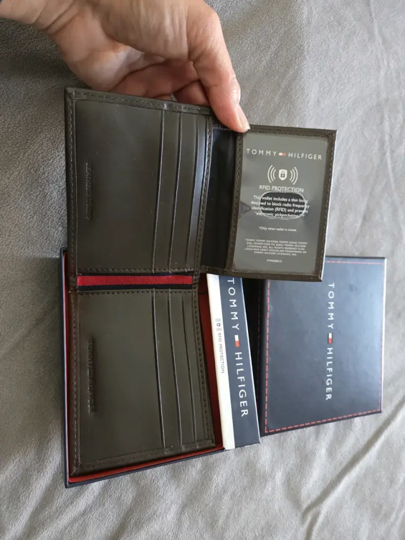 Billetera Tommy Hilfiger de cuero negra - 2