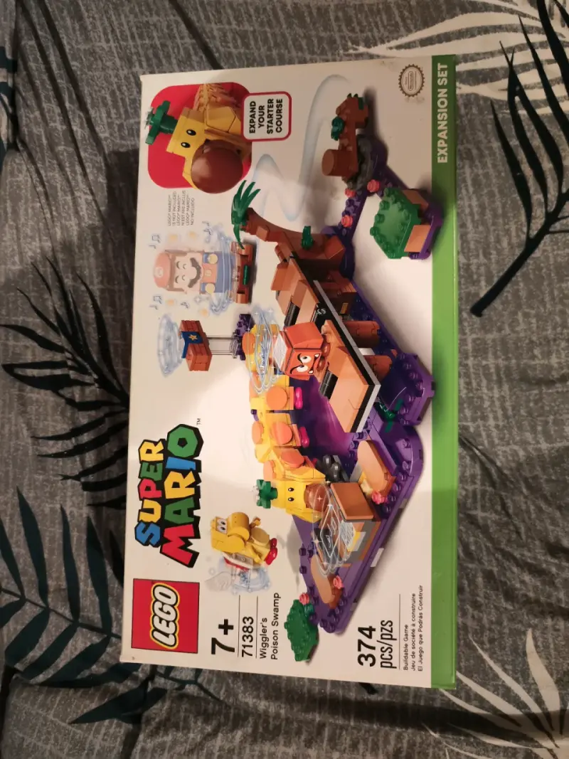LEGO Super Mario Wiggler's Poison Swamp 71383 - 1