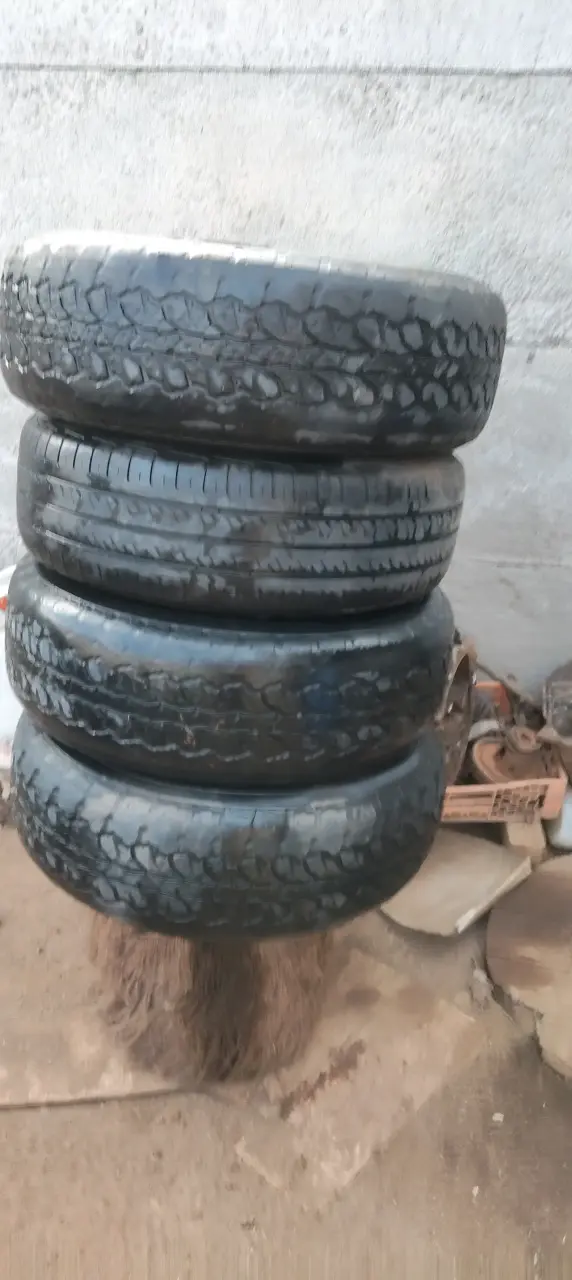 Llantas Hyundai con neumáticos usados - 5