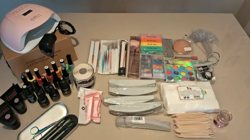 Kit completo de manicura profesional con lámpara LED - 2