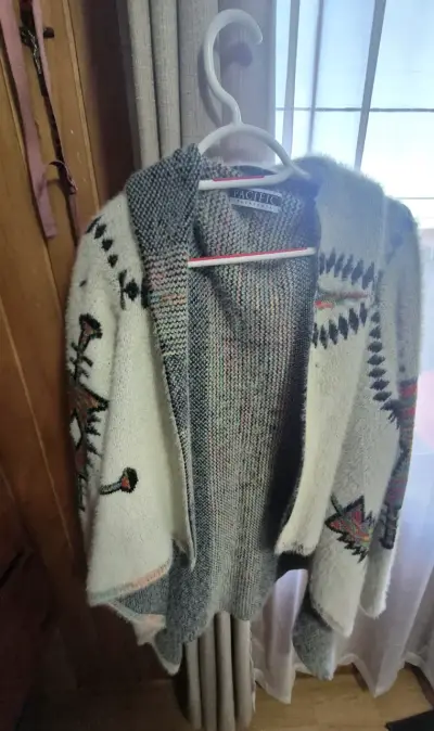 Cardigan de lana con diseño étnico Pacific - miniatura 1