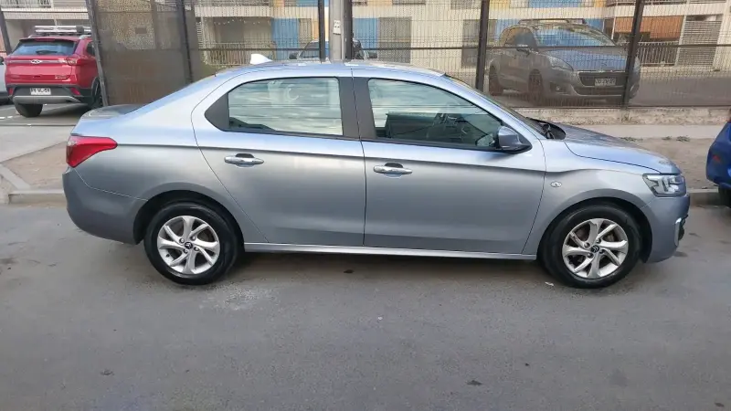 Citroën C-Elysée 2020 en buen estado - 2