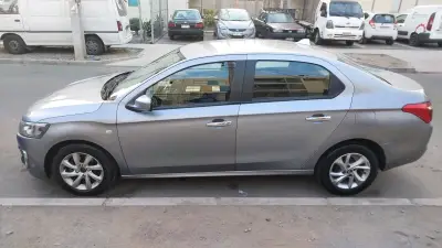 Citroën C-Elysée 2020 en buen estado - miniatura 3