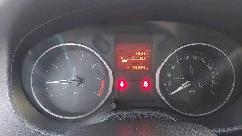 Citroën C-Elysée 2020 en buen estado - 4