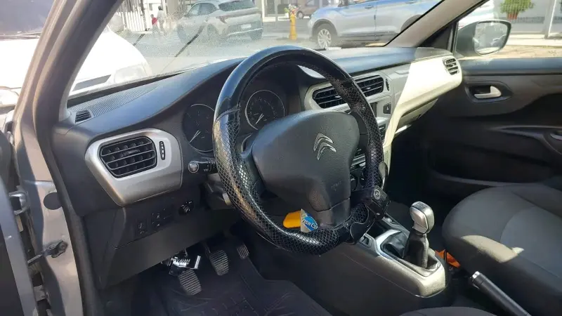 Citroën C-Elysée 2020 en buen estado - 5