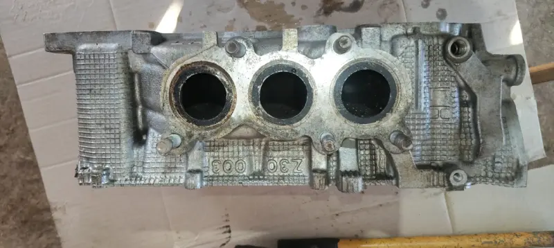 Culata Subaru 3.0 lado izquierdo - 2