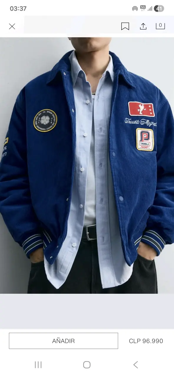 Chaqueta azul con parches decorativos