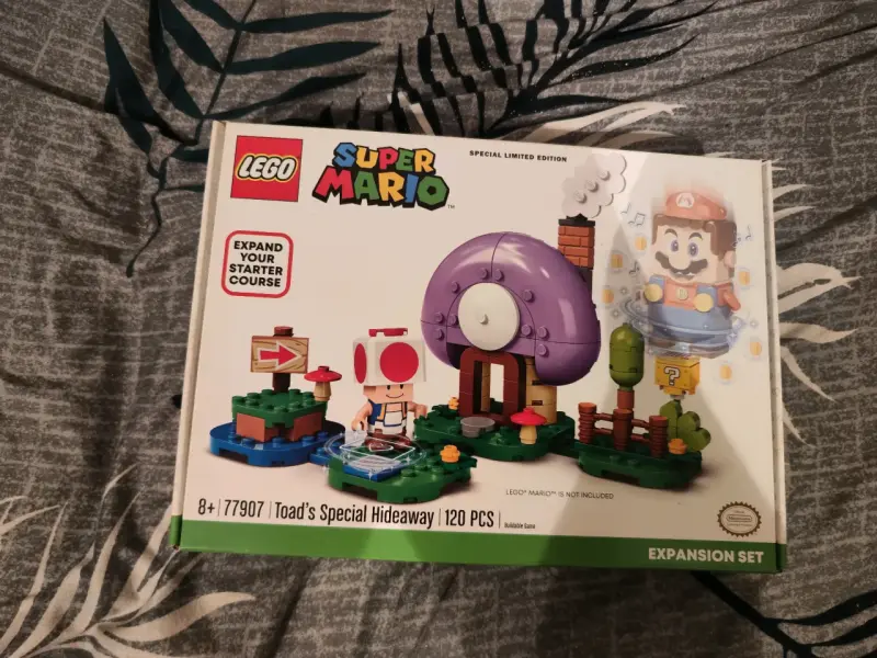 LEGO Super Mario Toad's Special Hideaway - 1