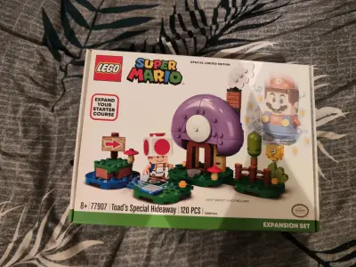 LEGO Super Mario Toad's Special Hideaway - miniatura 1