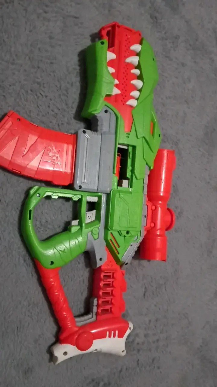 Lanzador Nerf DinoSquad verde y rojo - 4