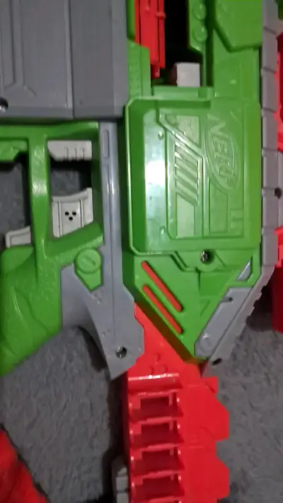 Lanzador Nerf DinoSquad verde y rojo - miniatura 5
