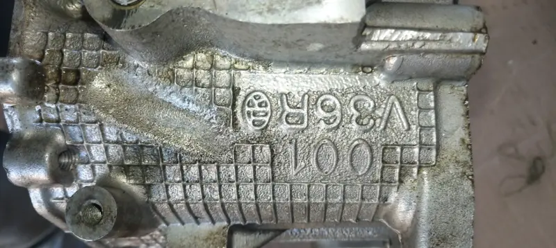 Culata de moto Subaru 3.6 derecha usada - 6