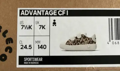 Zapatillas Adidas infantiles con estampado animal print - miniatura 3