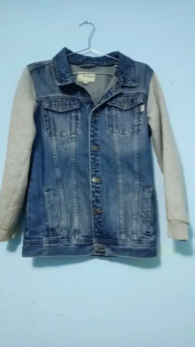 Chaqueta de mezclilla con mangas de algodón - miniatura 1