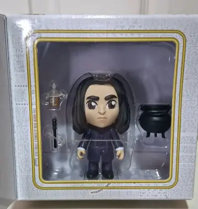 Figura coleccionable de personaje mágico - miniatura 1