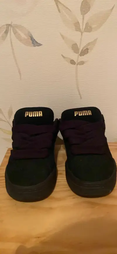 Zapatillas negras Puma urbanas - miniatura 1