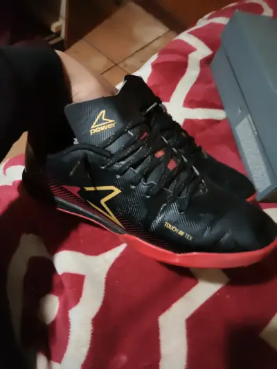 Zapatillas deportivas Power negras y rojas - miniatura 1