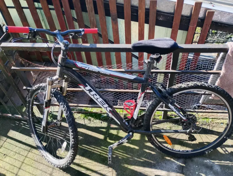 Bicicleta Trek 4300 de montaña negra - 1