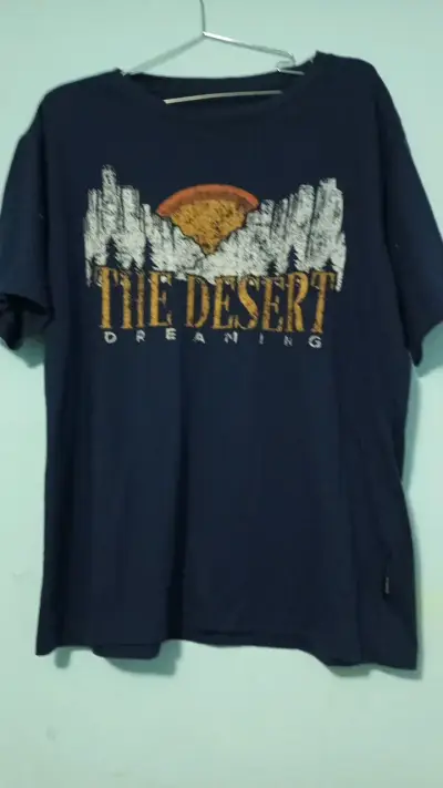 Polera azul con diseño 'The Desert' - miniatura 1