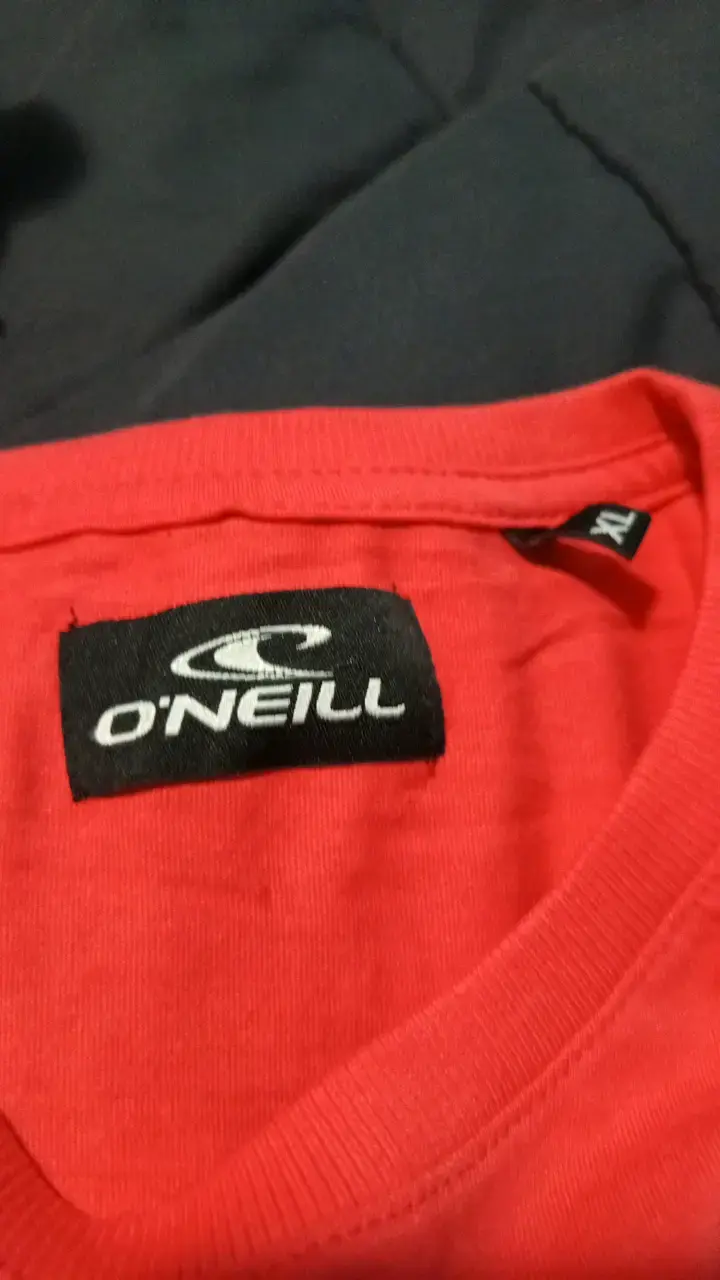 Polera roja O'Neill Co. estampada - 3