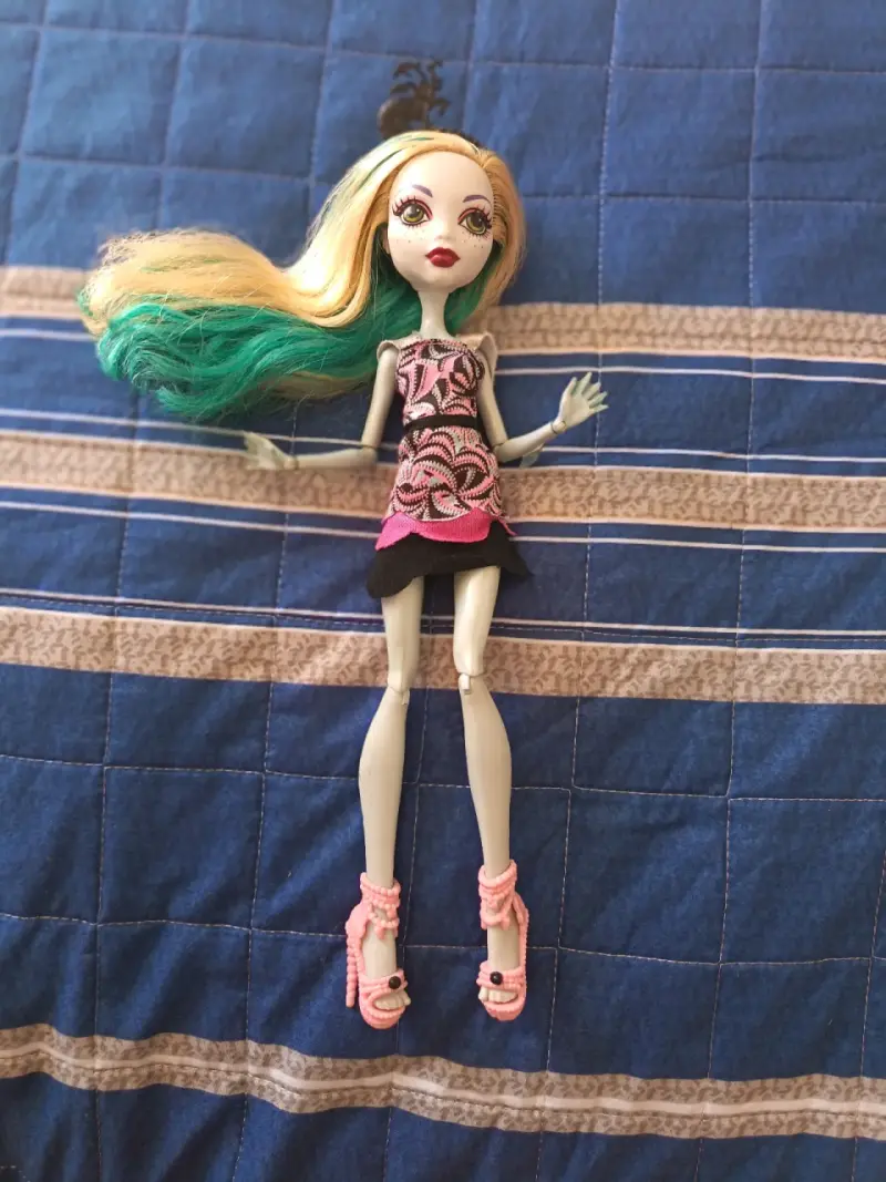 Lagoona Blue frights camera action - 2