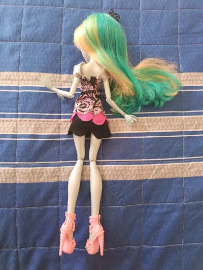 Lagoona Blue frights camera action - miniatura 3