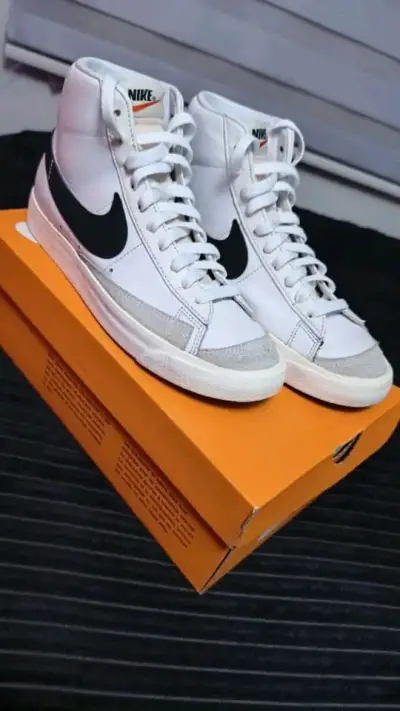 Zapatillas Nike Blazer Mid blancas - miniatura 1