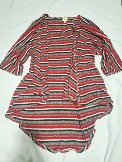 Kimono de rayas rojo y negro - miniatura 1