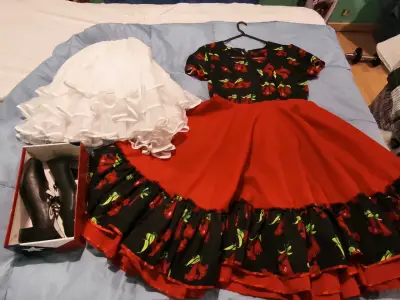 Vestido de baile folclórico chileno con zapatos - miniatura 1