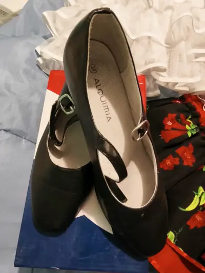 Vestido de baile folclórico chileno con zapatos - miniatura 4