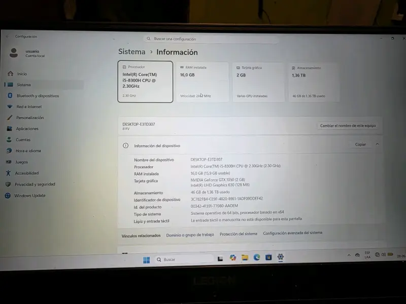 Laptop Lenovo Legion con retroiluminación - 4