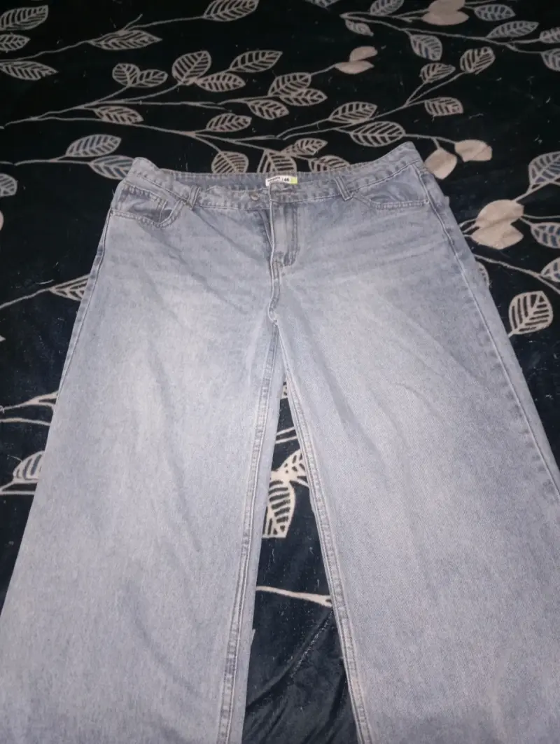 Jeans clásicos de mezclilla azul claro - 3