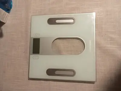 Balanza digital de baño con batería - miniatura 1