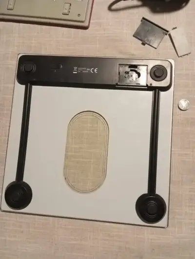 Balanza digital de baño con batería - miniatura 3