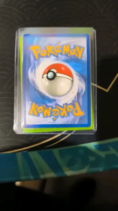 Carta Pokémon Clefairy holográfica en funda - miniatura 2