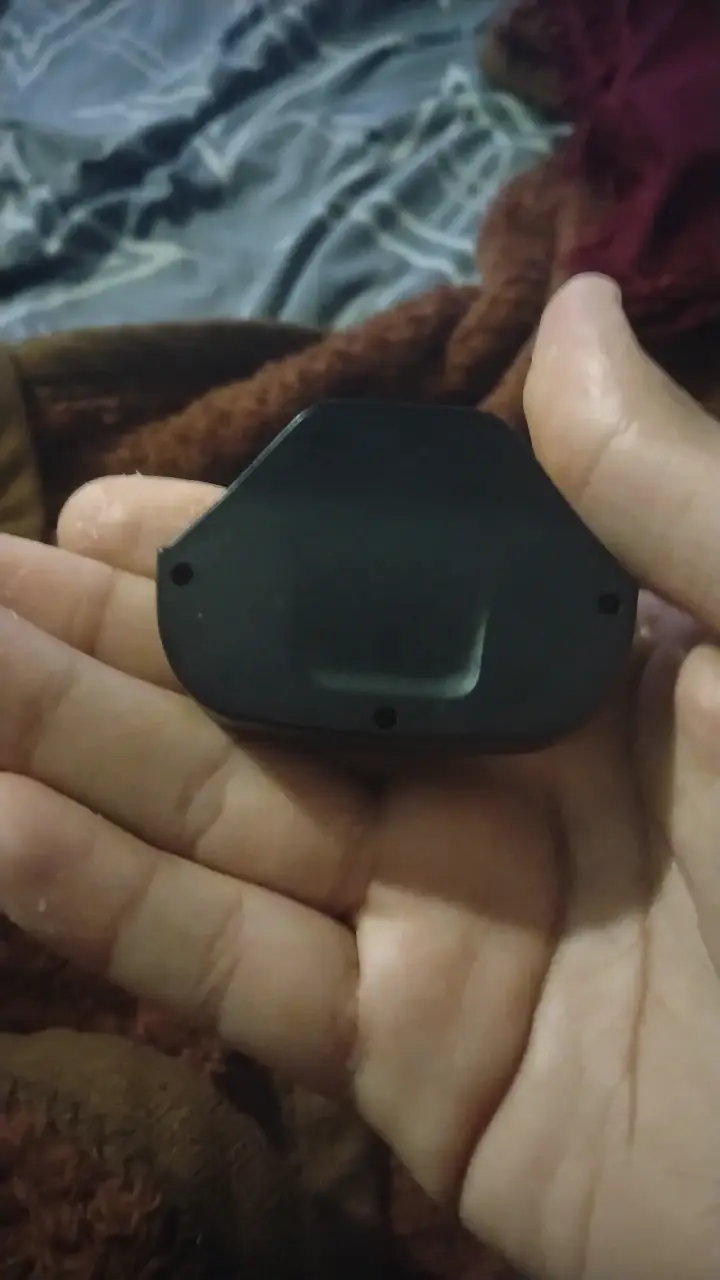 ACCESORIO DE AUDÍFONOS PARA MANDOS DE XBOX ONE - 1