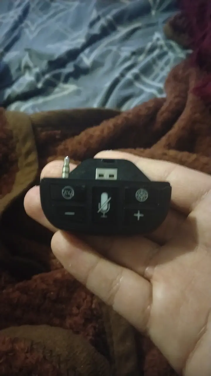 ACCESORIO DE AUDÍFONOS PARA MANDOS DE XBOX ONE - 2